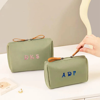 Custom Letters Travel Cosmetic Bag Engrave Embroidery Cute Initials Waterproof Make Up Bag Fashion Luxury Portable Toiletry Bag